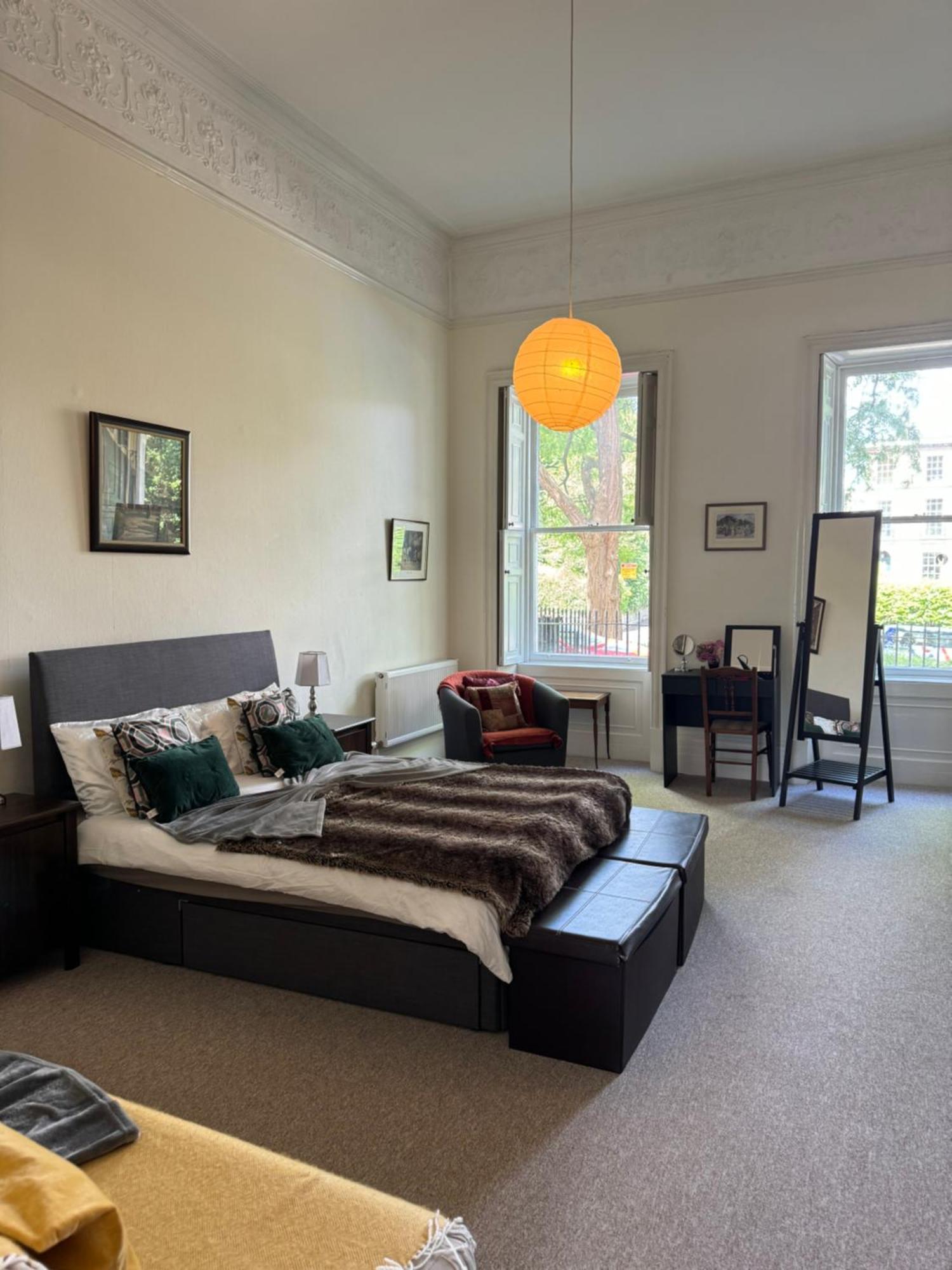 Grosvenor Apartments In Bath - Great For Families, Groups, Couples, 80 Sq M, Parking Exterior foto